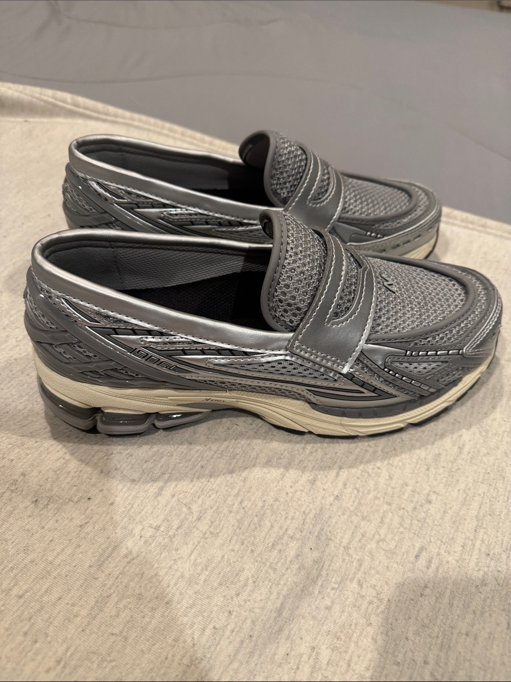 NWOT New Balance Grey Slip-On Athletic Loafers with Cream Midsole